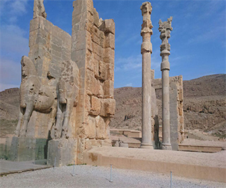 بازدید از مکانهای دیدنی شیراز