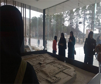 بازدید از مکانهای دیدنی شیراز