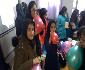 آذین بندی مدرسه به مناسبت دهه فجر